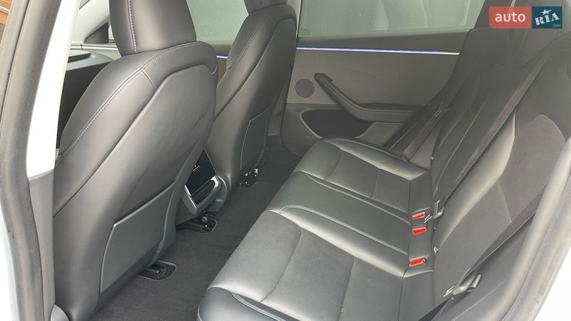 Седан Tesla Model 3 2024 в Самборе