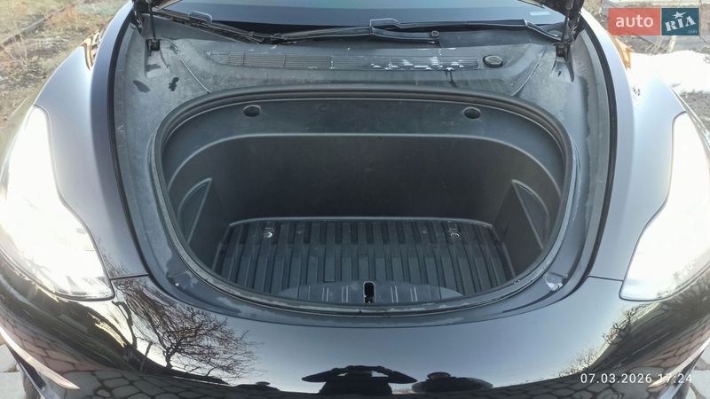 Седан Tesla Model 3 2021 в Вінниці
