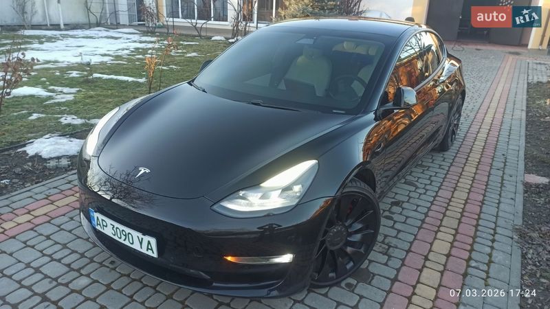 Седан Tesla Model 3 2021 в Вінниці