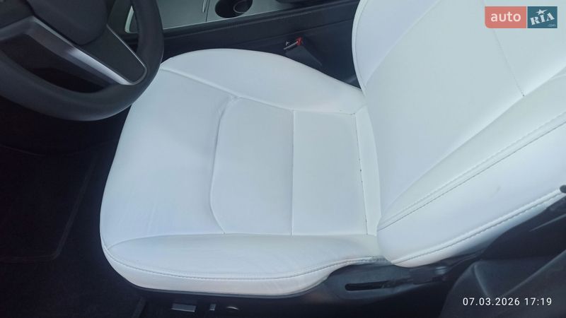 Седан Tesla Model 3 2021 в Вінниці