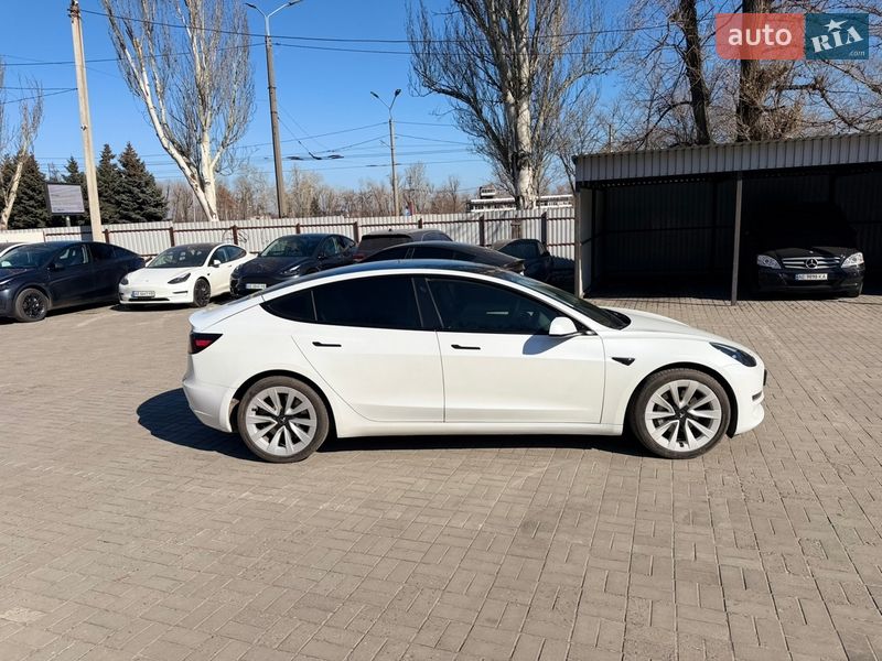 Седан Tesla Model 3 2022 в Дніпрі