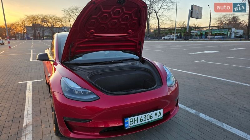 Седан Tesla Model 3 2021 в Одесі