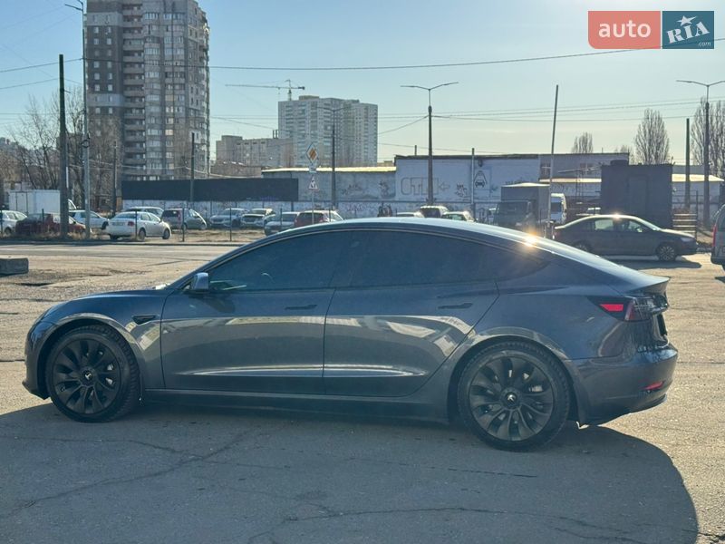 Седан Tesla Model 3 2022 в Киеве