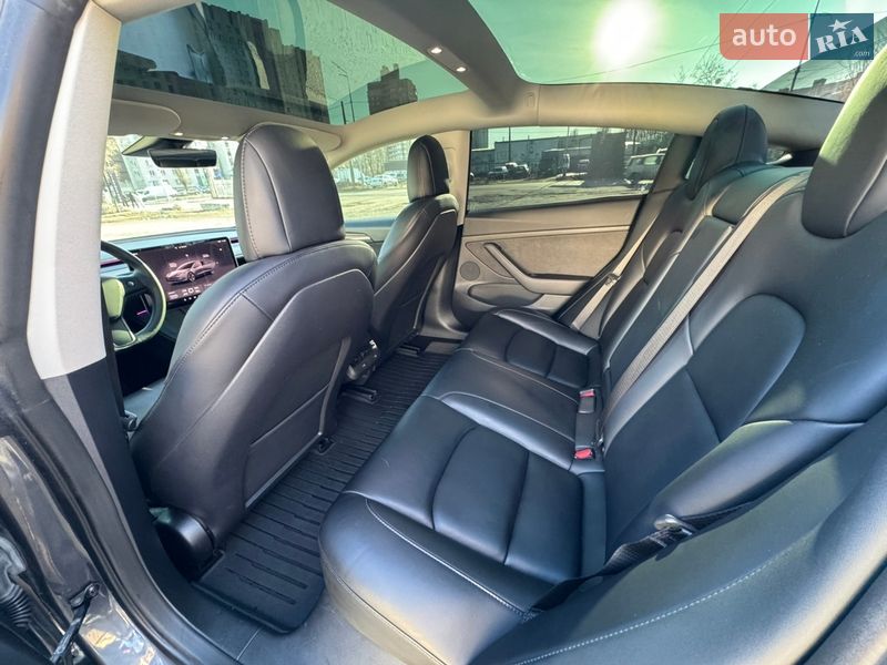 Седан Tesla Model 3 2022 в Киеве