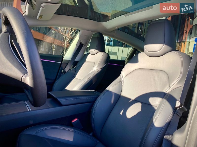 Седан Tesla Model 3 2024 в Киеве