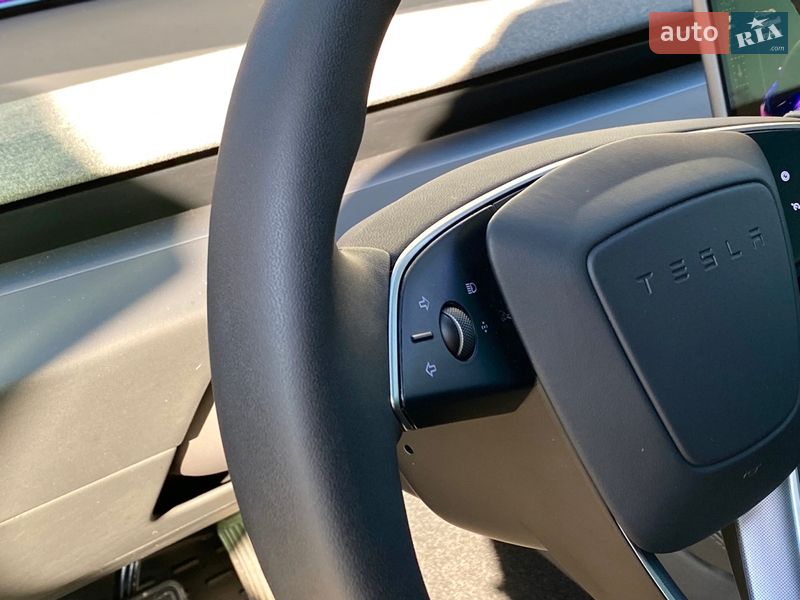 Седан Tesla Model 3 2024 в Киеве
