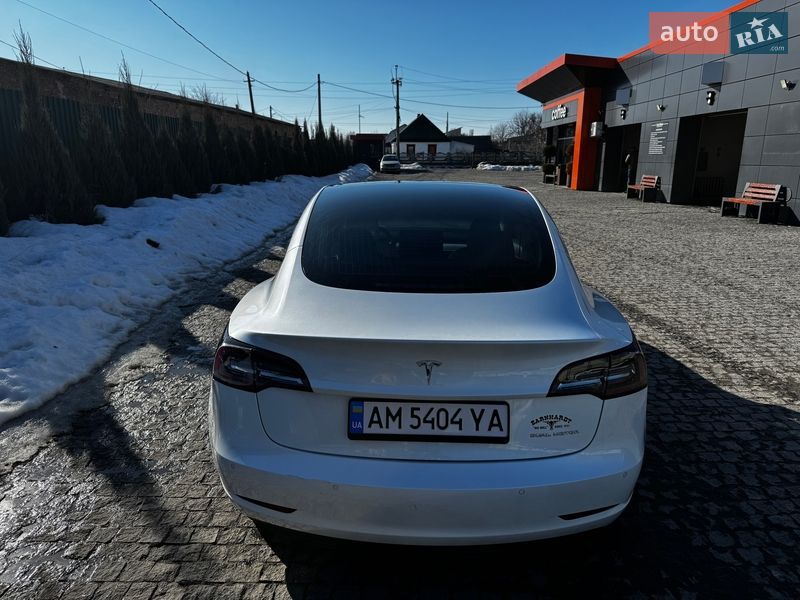Седан Tesla Model 3 2020 в Коростишеві