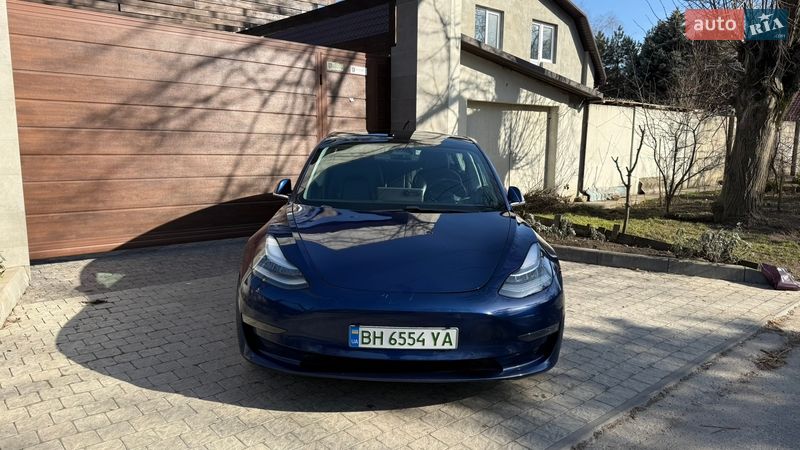 Седан Tesla Model 3 2019 в Одесі