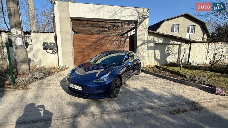 Седан Tesla Model 3 2019 в Одесі