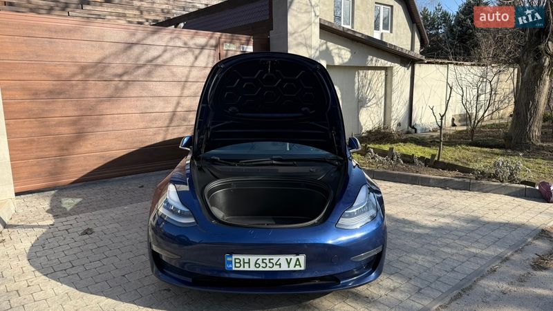 Седан Tesla Model 3 2019 в Одесі