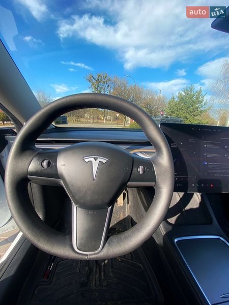 Седан Tesla Model 3 2023 в Калуше