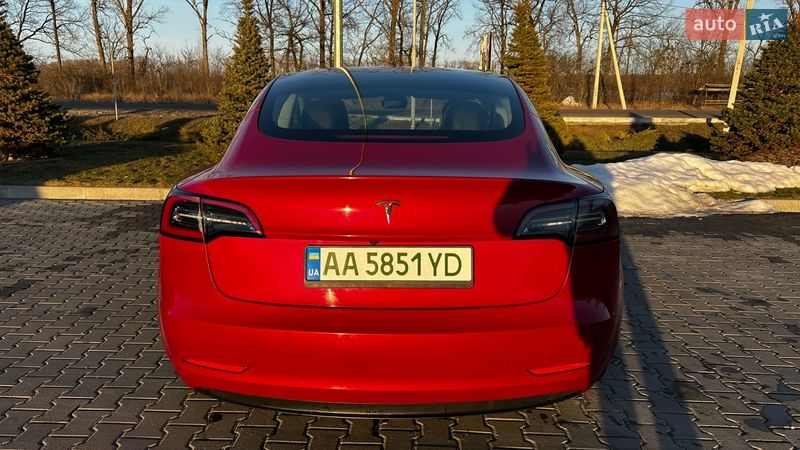 Седан Tesla Model 3 2022 в Кагарлыке
