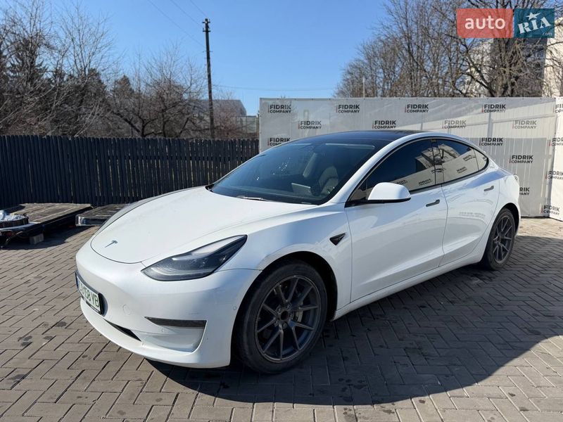 Tesla Model 3 2021