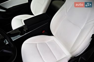 Седан Tesla Model 3 2019 в Черкассах