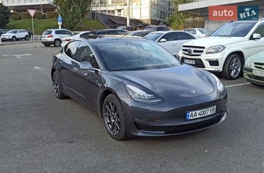 Седан Tesla Model 3 2019 в Киеве