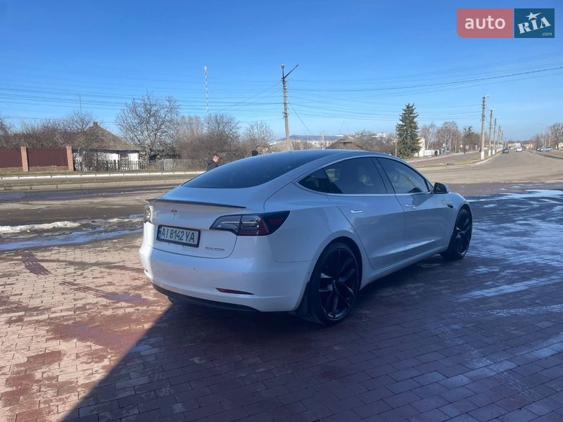 Седан Tesla Model 3 2018 в Києві