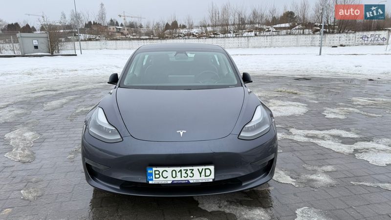 Седан Tesla Model 3 2021 в Львове
