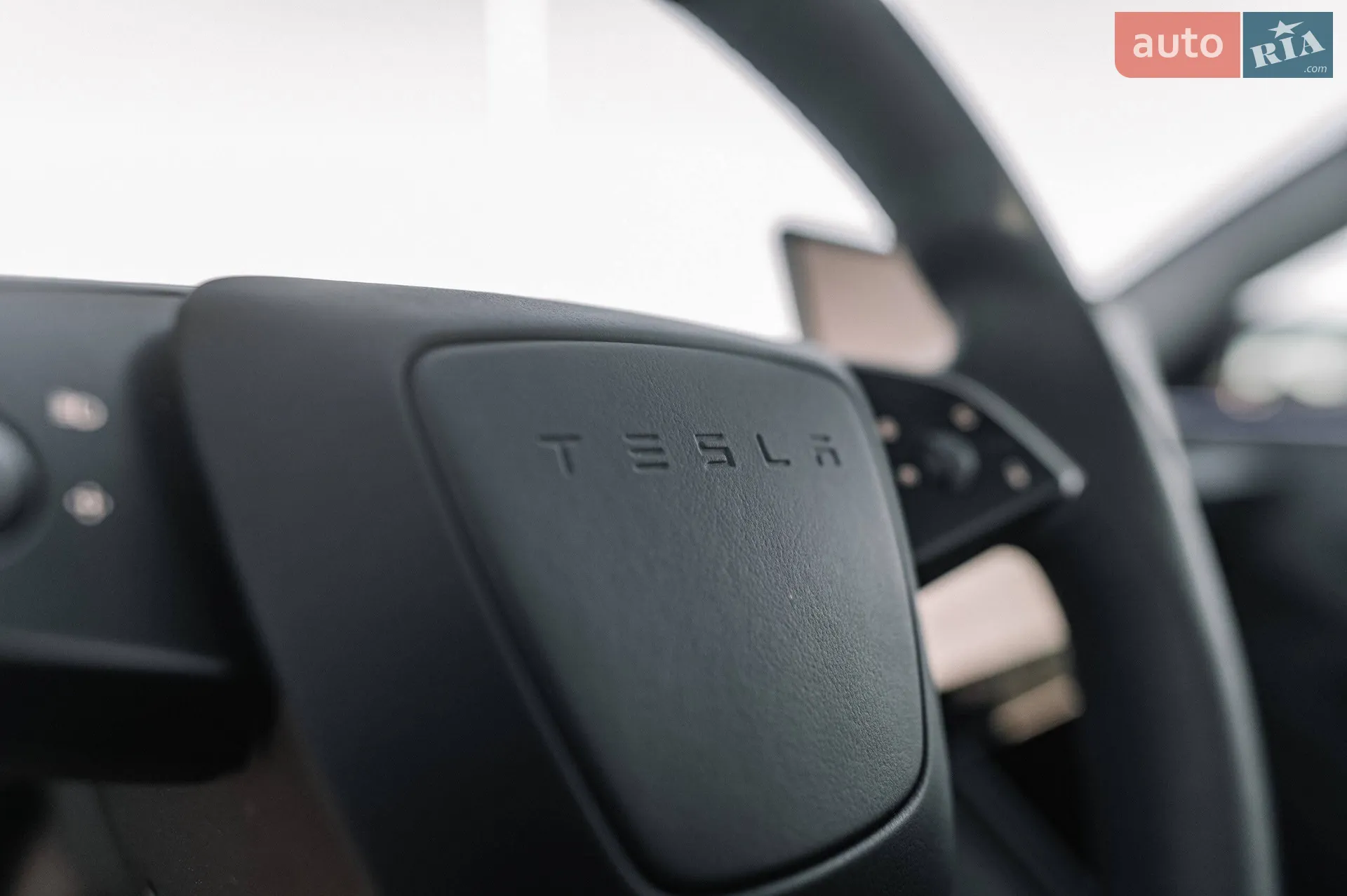 2025 Tesla Model 3 - мініатюра 15