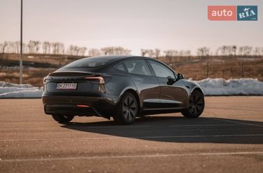 Седан Tesla Model 3 2025 в Ровно фото 25 Седан Tesla Model 3 2025 в Ровно