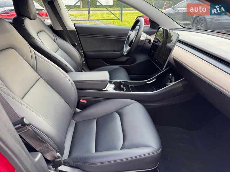 Седан Tesla Model 3 2018 в Луцьку