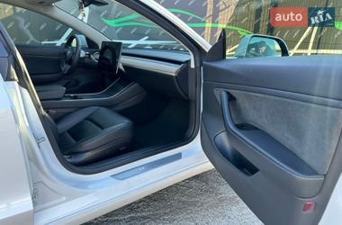 Седан Tesla Model 3 2019 в Киеве