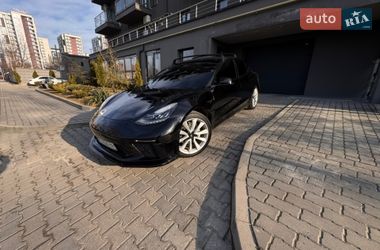 Седан Tesla Model 3 2020 в Ивано-Франковске