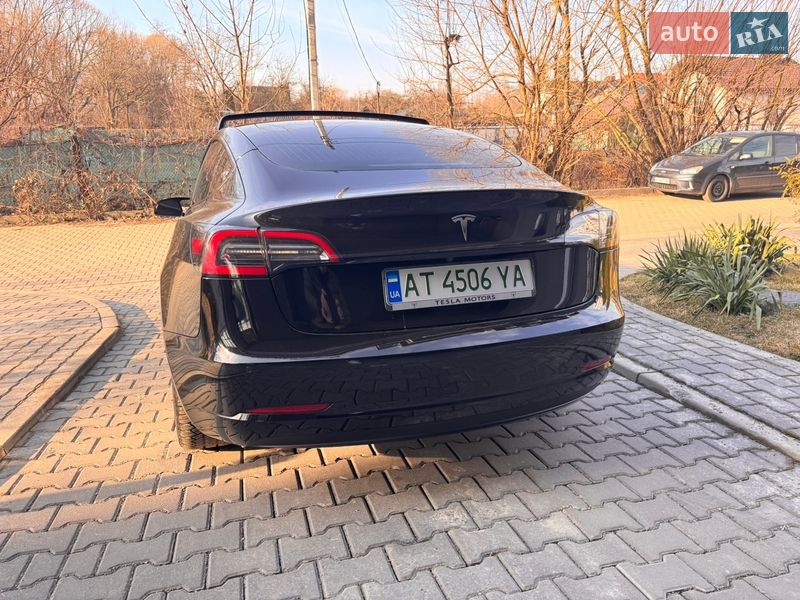 Седан Tesla Model 3 2020 в Івано-Франківську