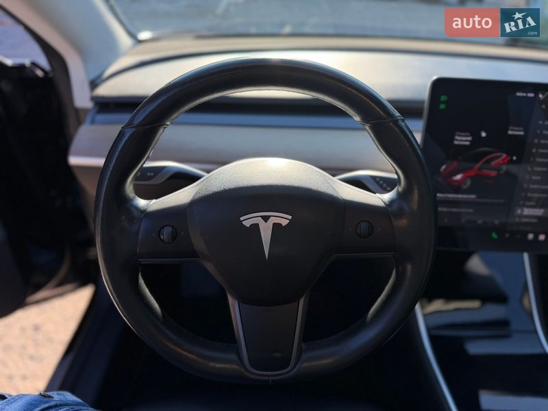 Седан Tesla Model 3 2018 в Житомире