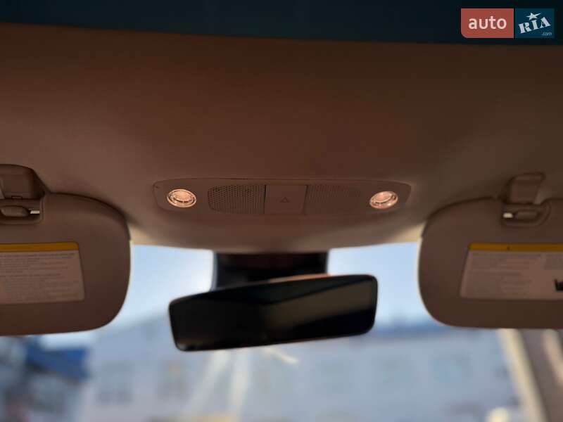 Седан Tesla Model 3 2018 в Житомире