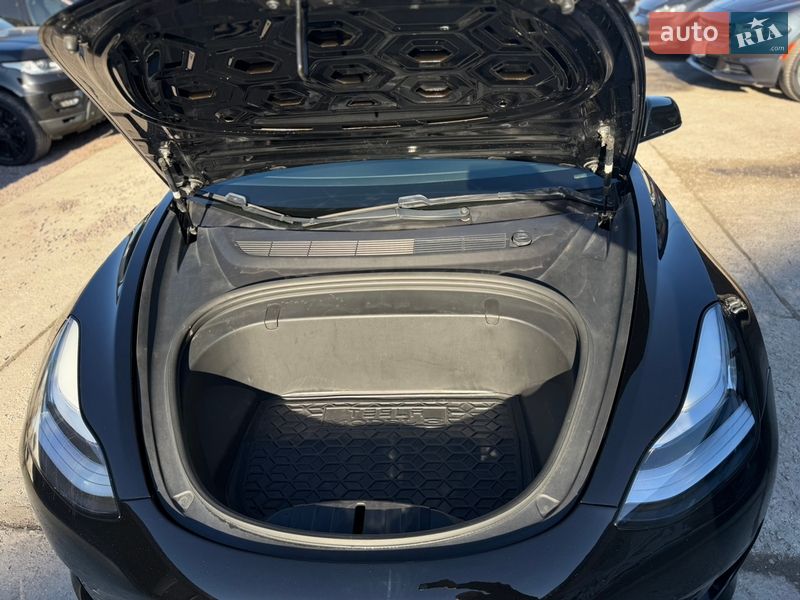 Седан Tesla Model 3 2018 в Житомире