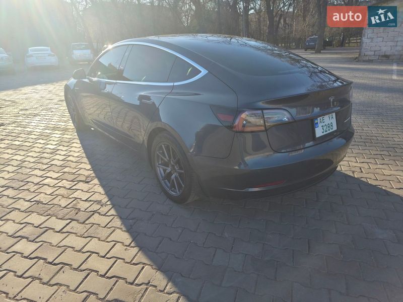 Седан Tesla Model 3 2018 в Кривом Роге