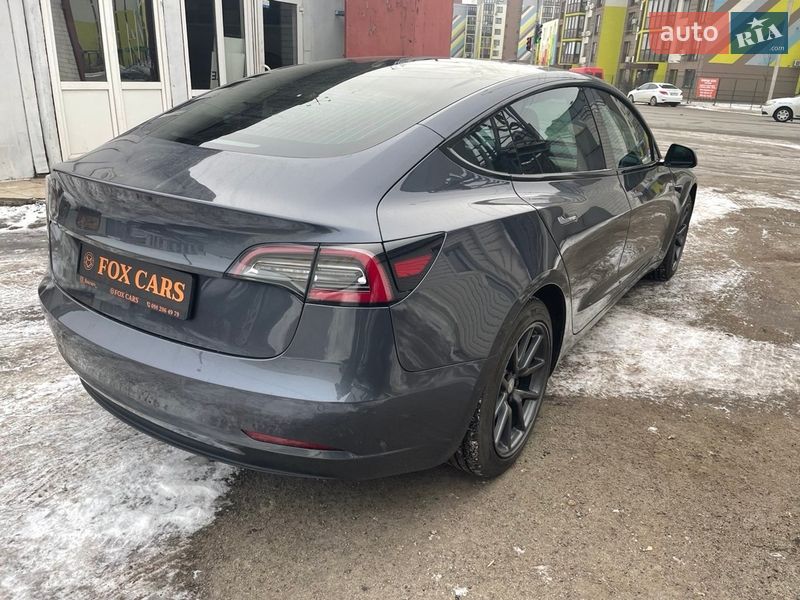 Седан Tesla Model 3 2018 в Києві