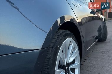 Седан Tesla Model 3 2022 в Стрые