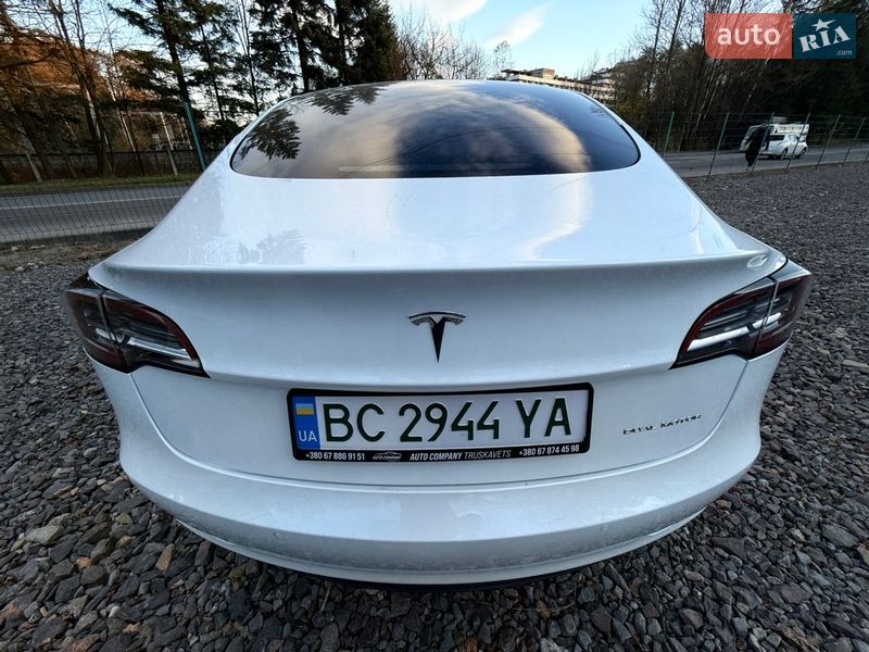 Седан Tesla Model 3 2021 в Трускавце