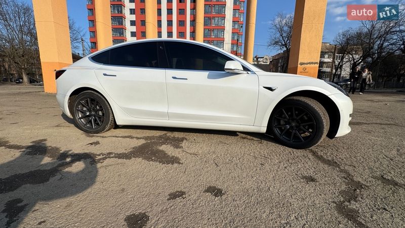 Седан Tesla Model 3 2018 в Ивано-Франковске