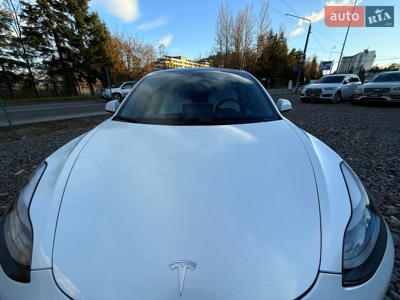 Седан Tesla Model 3 2021 в Трускавце