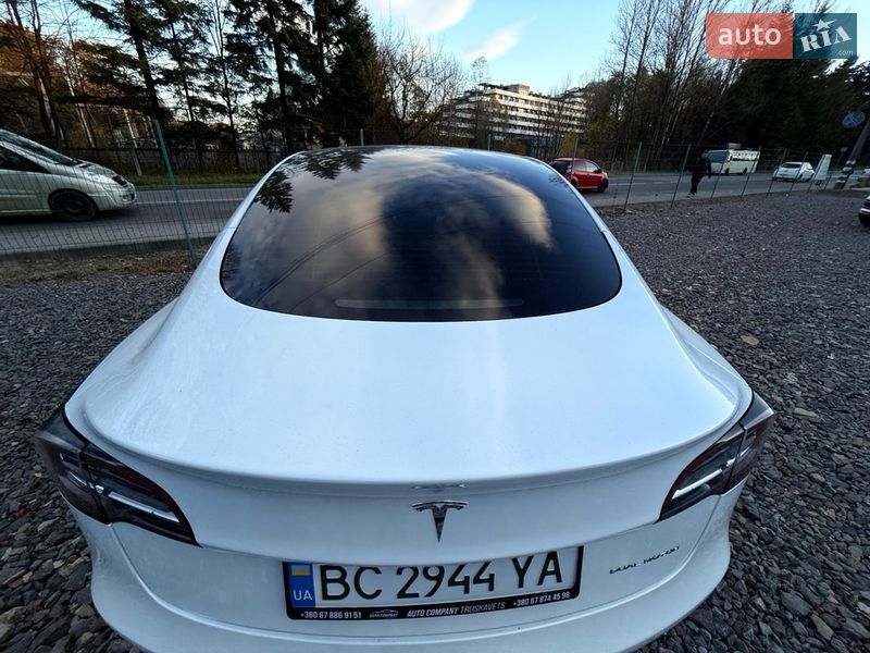 Седан Tesla Model 3 2021 в Трускавце