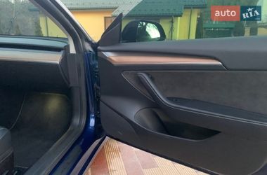Седан Tesla Model 3 2022 в Обухове