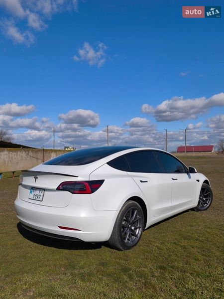 Седан Tesla Model 3 2023 в Болграде