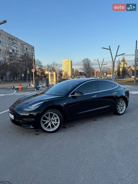 Седан Tesla Model 3 2018 в Харкові