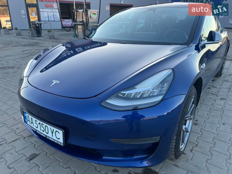 Седан Tesla Model 3 2018 в Ірпені