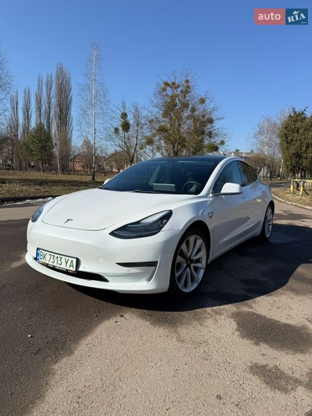 Tesla Model 3 2020