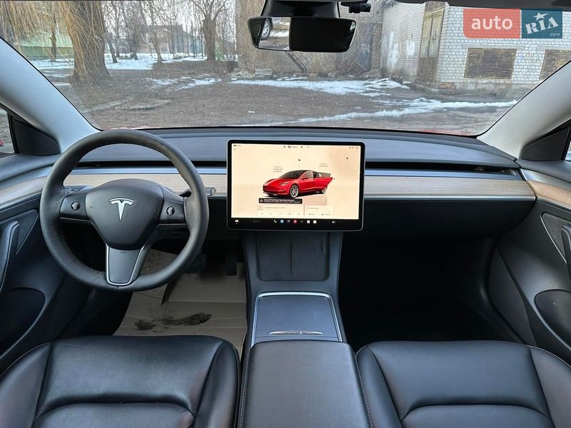 Седан Tesla Model 3 2022 в Ровно