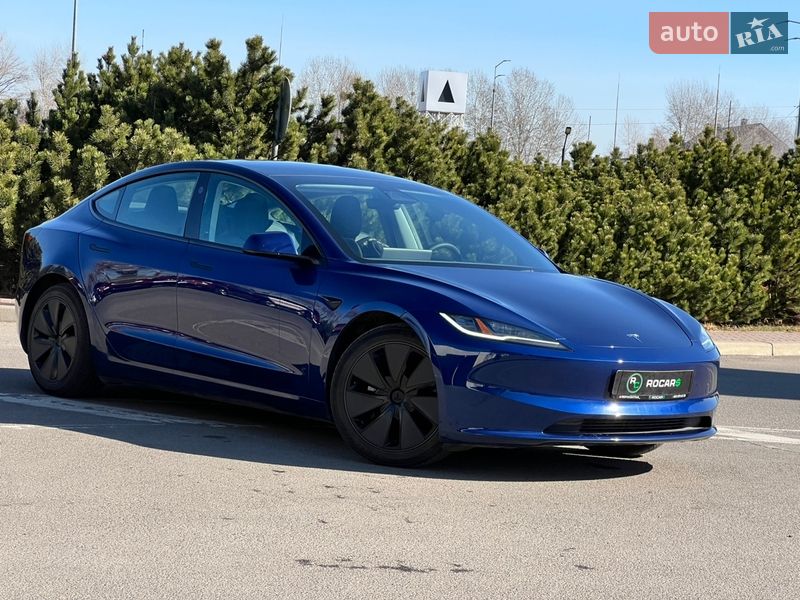 Седан Tesla Model 3 2024 в Киеве