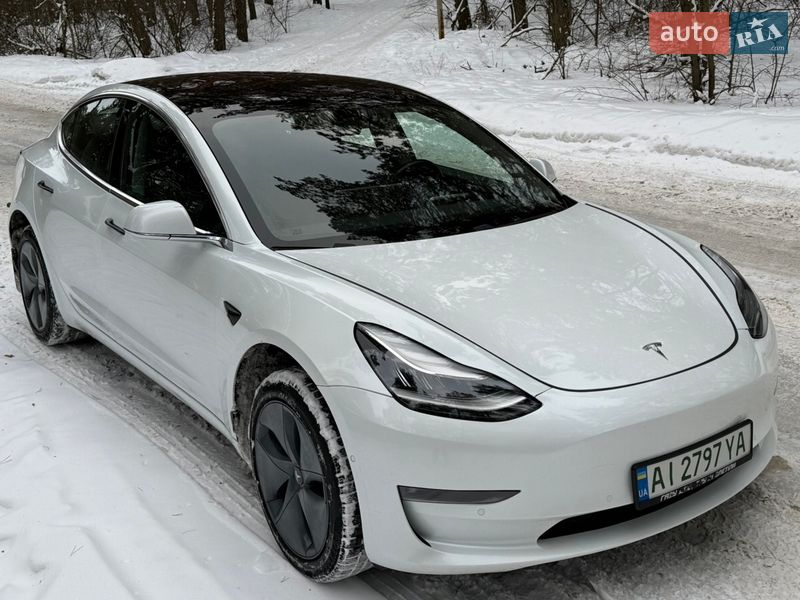 Седан Tesla Model 3 2018 в Киеве