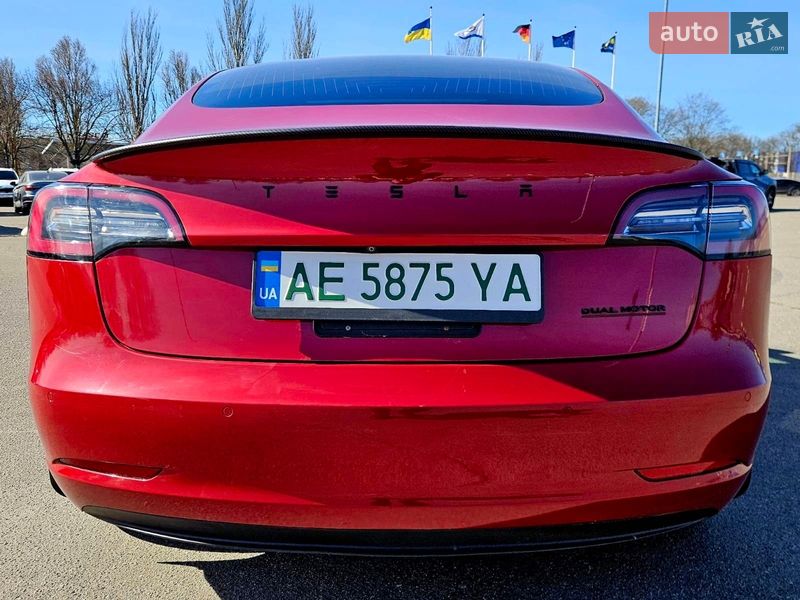 Седан Tesla Model 3 2018 в Дніпрі
