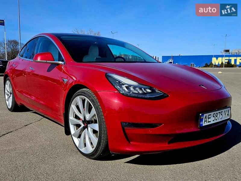 Седан Tesla Model 3 2018 в Дніпрі