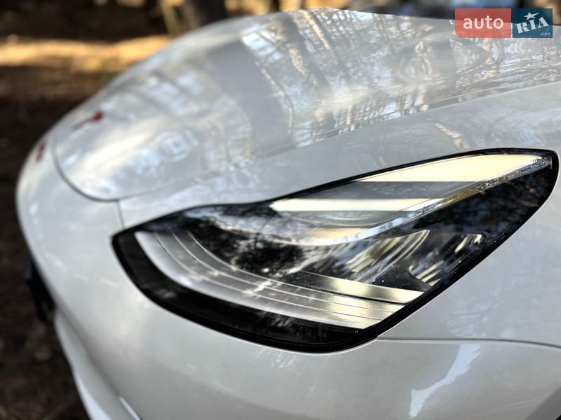 Седан Tesla Model 3 2019 в Запоріжжі