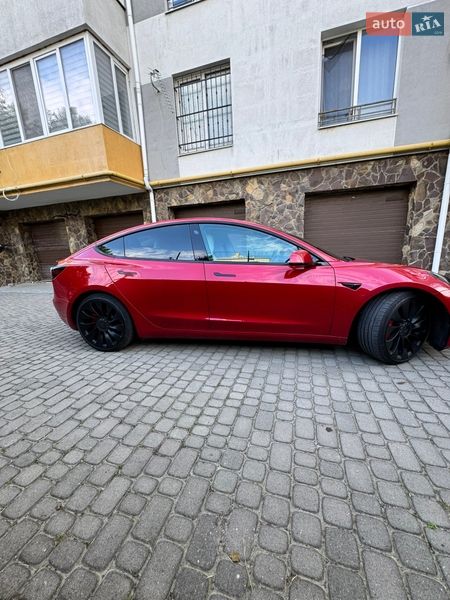 Седан Tesla Model 3 2021 в Львові