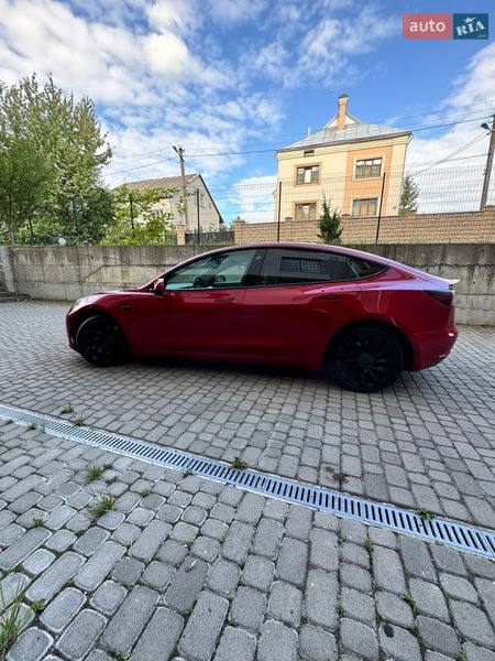 Седан Tesla Model 3 2021 в Львові